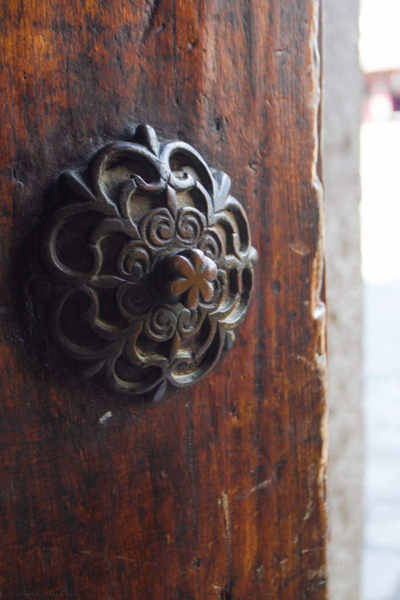 Detailed door knob in Antigua